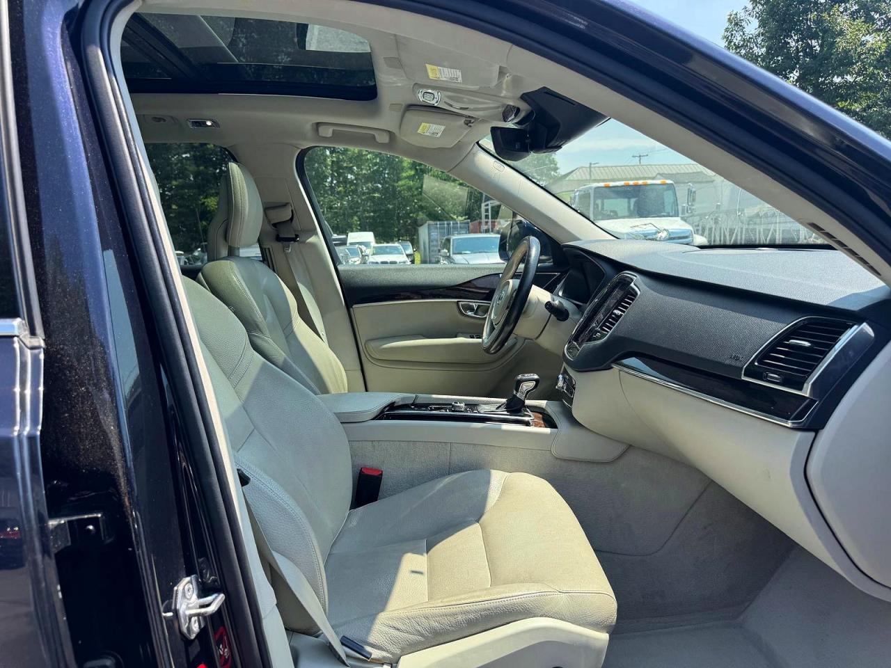 2016 VOLVO XC90 SV42 Momentum