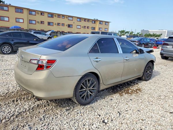 2014 TOYOTA CAMRY