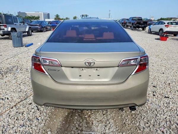 2014 TOYOTA CAMRY