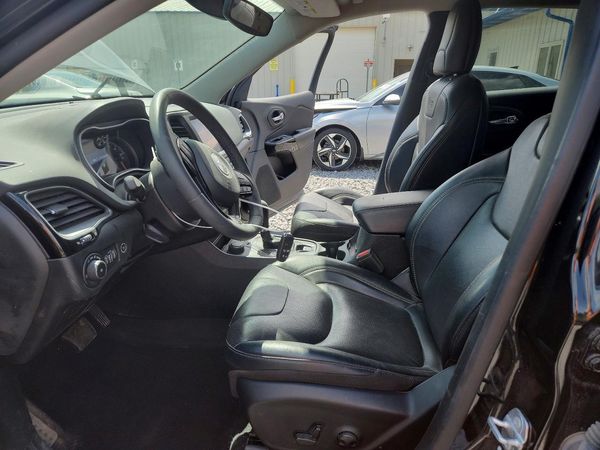 2023 JEEP CHEROKEE ALTITUDE LUX 4X4