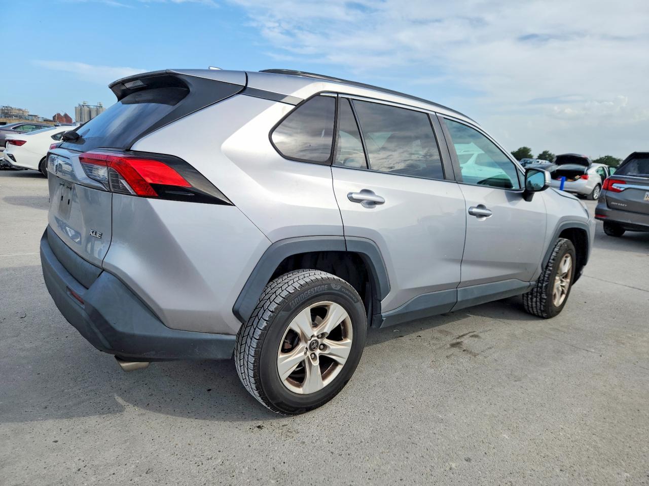 2020 TOYOTA RAV4 XLE