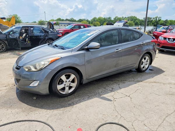 2013 HYUNDAI ELANTRA
