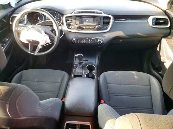 2017 KIA SORENTO L, LX