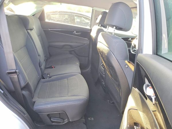 2017 KIA SORENTO L, LX