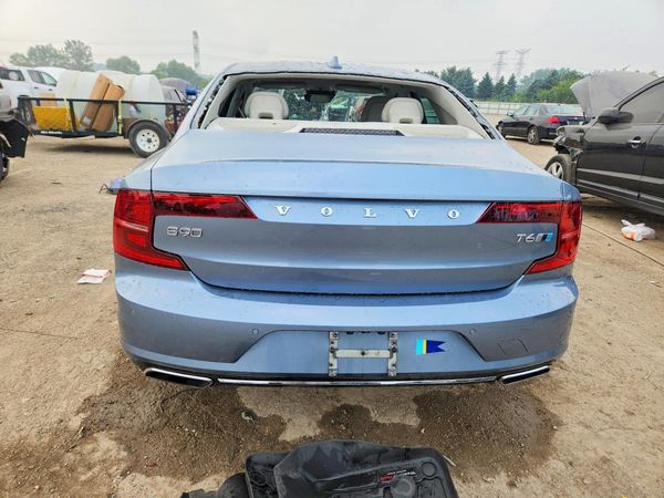 2017 VOLVO S90