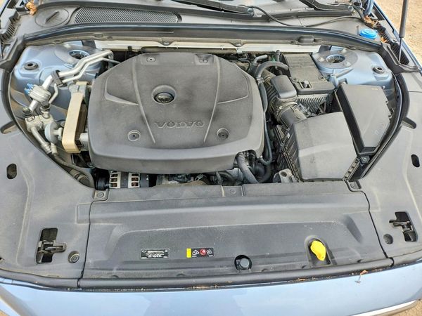 2017 VOLVO S90