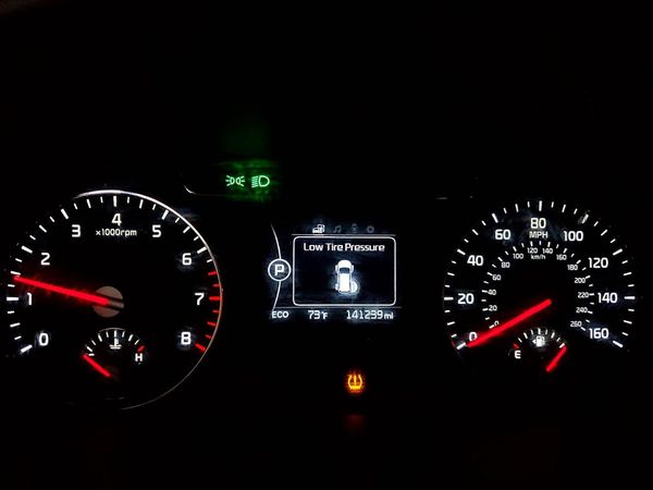 2016 KIA SORENTO L / LX