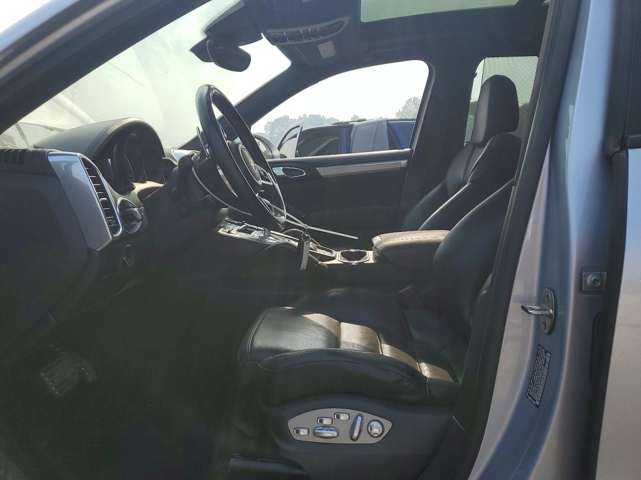 2016 PORSCHE CAYENNE