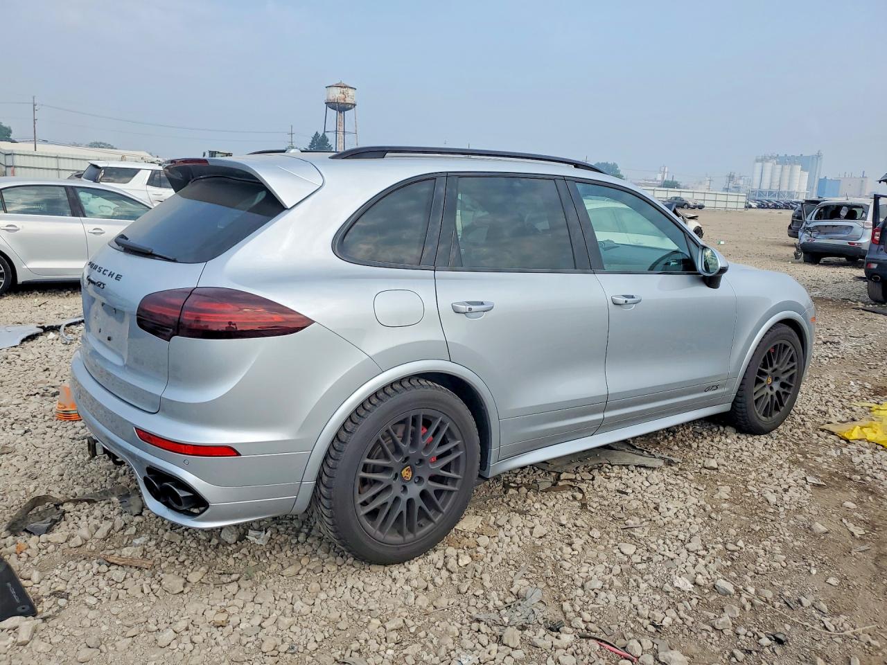 2016 PORSCHE CAYENNE