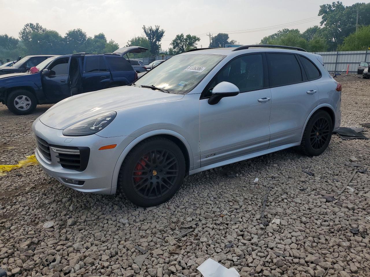 2016 PORSCHE CAYENNE