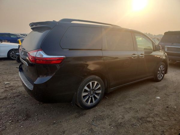 2019 TOYOTA SIENNA
