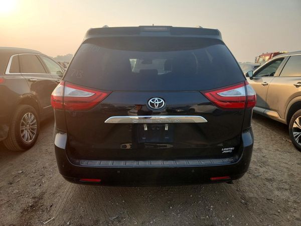 2019 TOYOTA SIENNA
