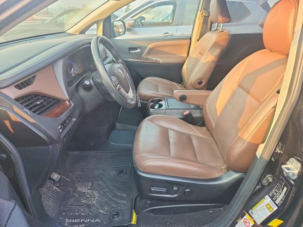 2019 TOYOTA SIENNA