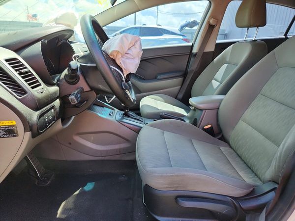 2015 KIA FORTE GL(Middle-low grade)