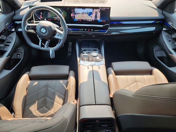 2025 BMW 530 xDrive