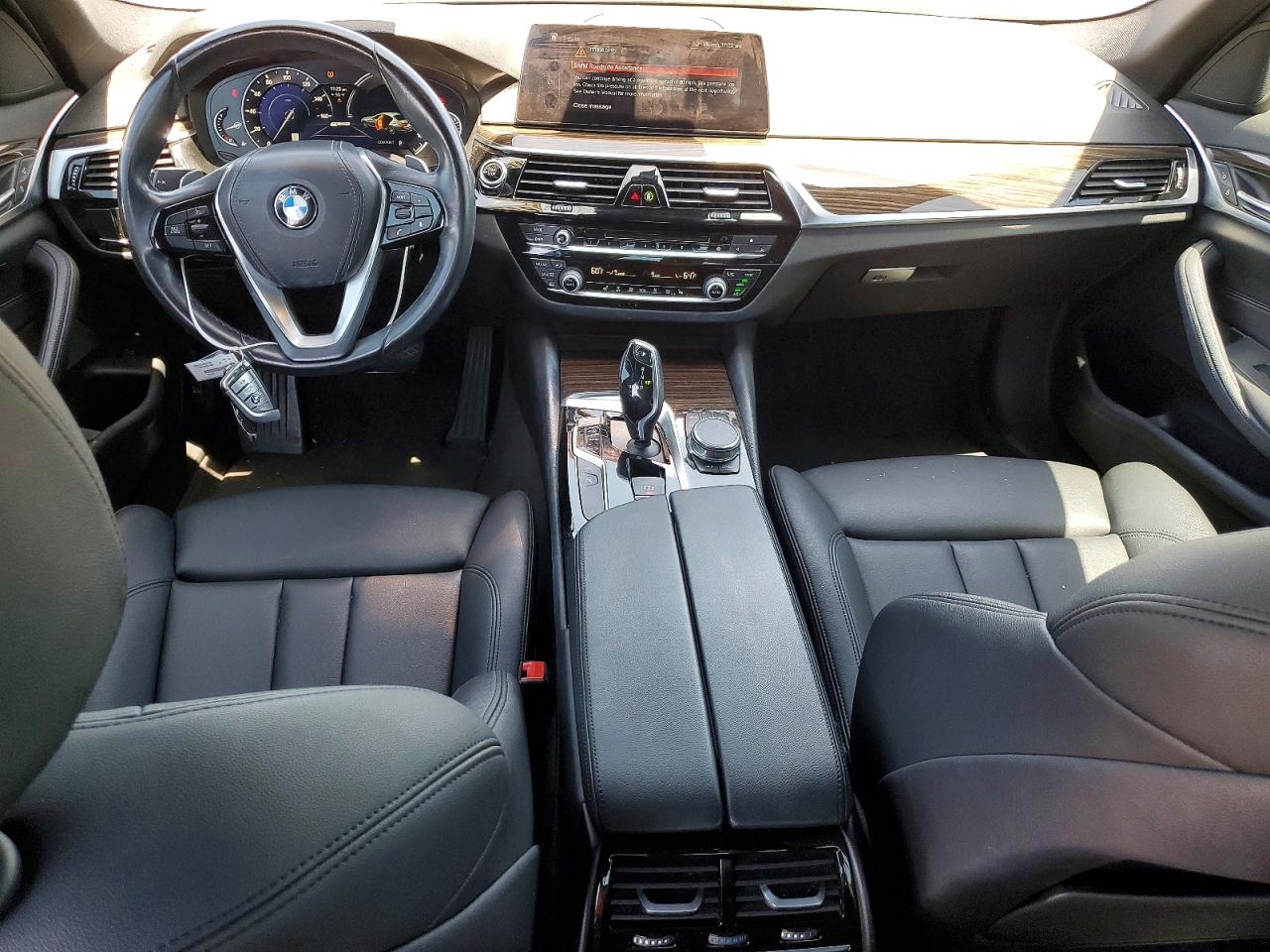2019 BMW 530E