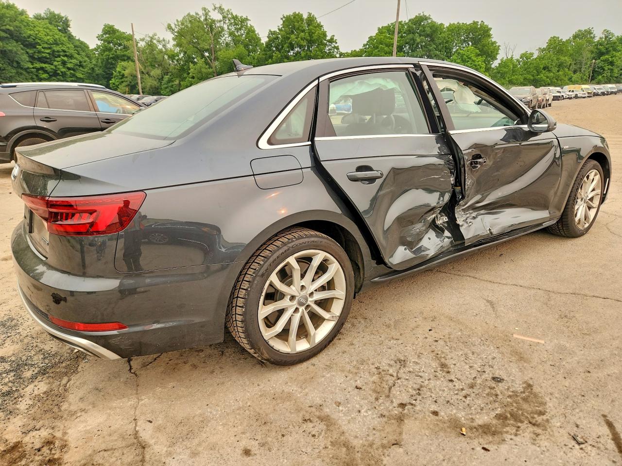 2019 AUDI A4 quattro Premium