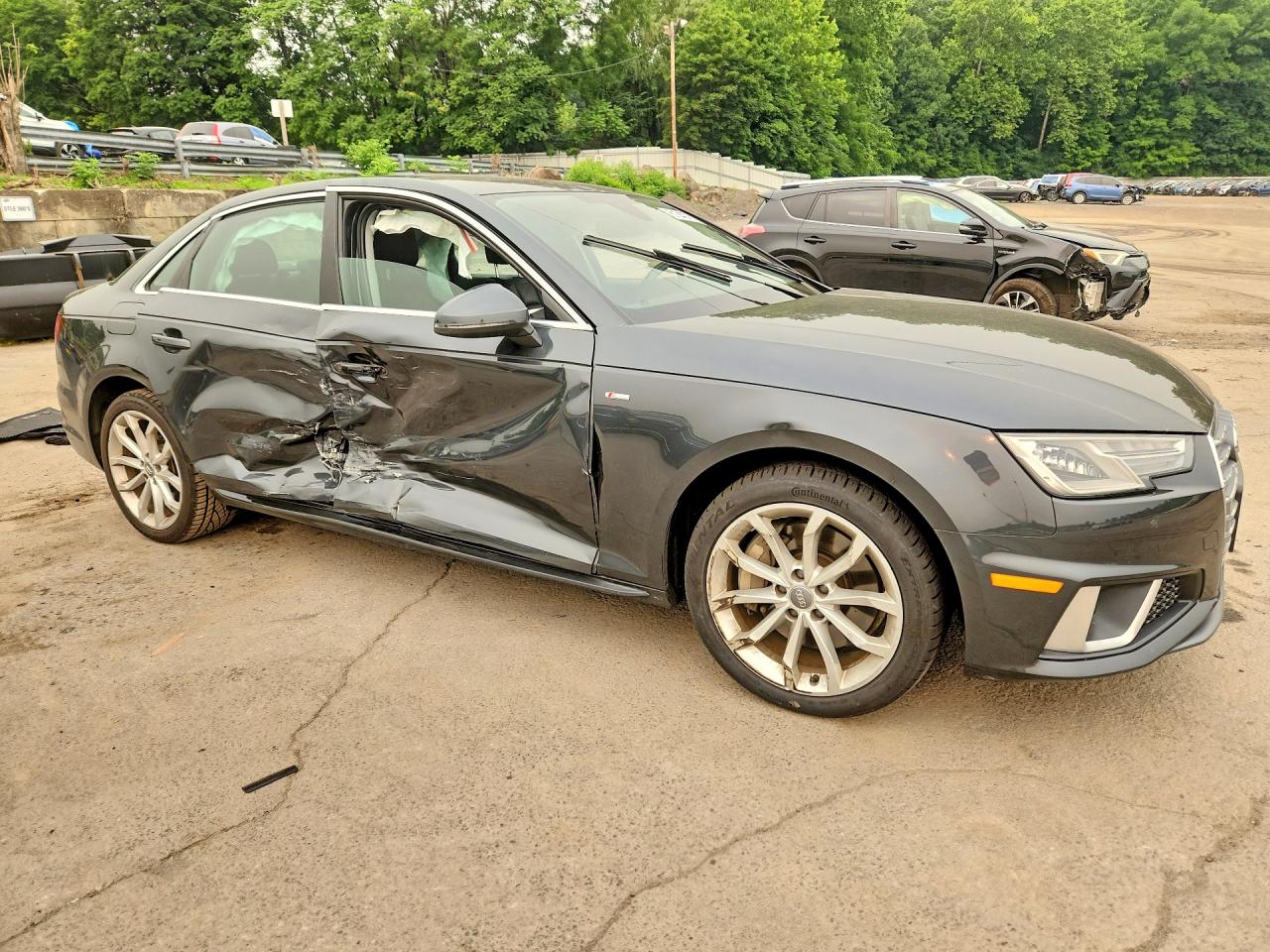 2019 AUDI A4 quattro Premium