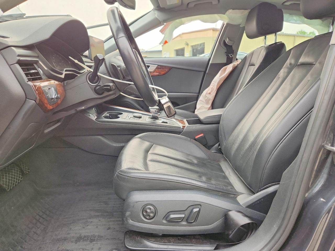 2019 AUDI A4 quattro Premium