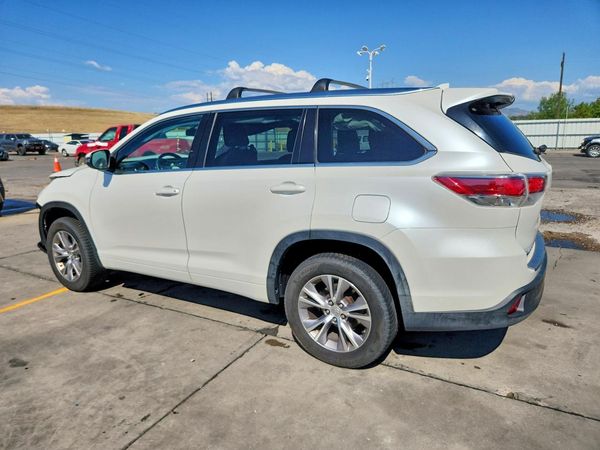 2015 TOYOTA HIGHLANDER