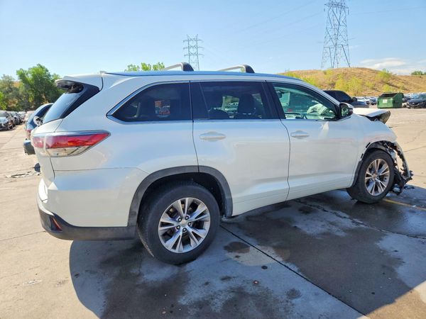 2015 TOYOTA HIGHLANDER