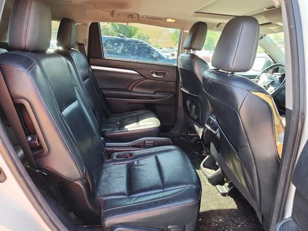 2015 TOYOTA HIGHLANDER