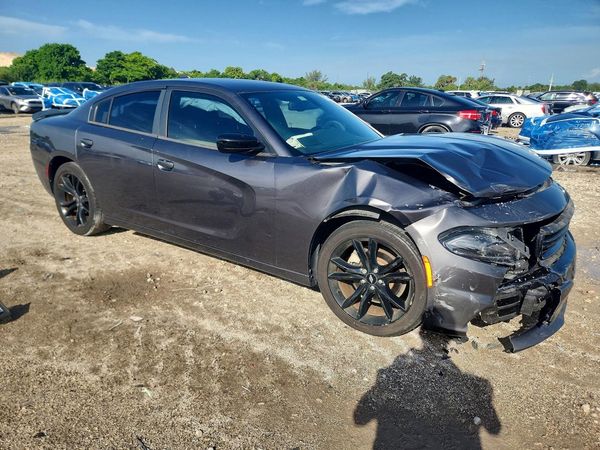 2018 DODGE CHARGER SXT Plus
