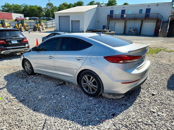 2017 HYUNDAI ELANTRA