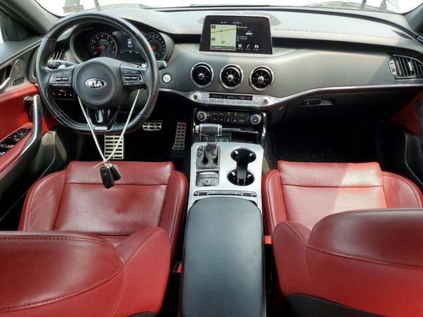 2019 KIA STINGER GT1