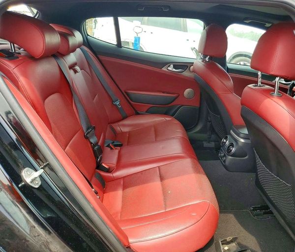 2019 KIA STINGER GT1