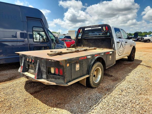 2013 RAM 3500 CREW CAB CHASSIS 4X4