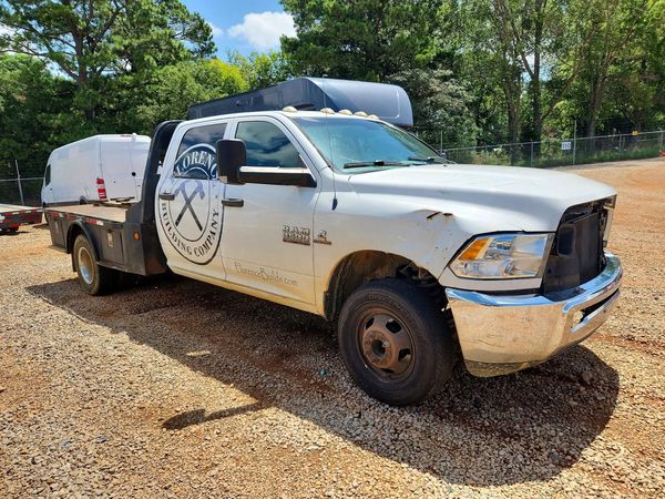 2013 RAM 3500 CREW CAB CHASSIS 4X4