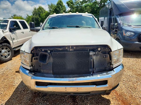 2013 RAM 3500 CREW CAB CHASSIS 4X4