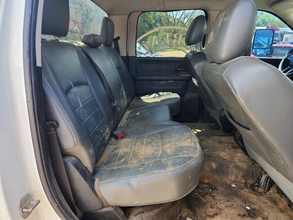 2013 RAM 3500 CREW CAB CHASSIS 4X4
