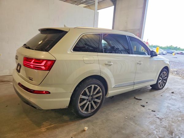 2017 AUDI Q7 quattro Prestige