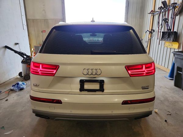 2017 AUDI Q7 quattro Prestige