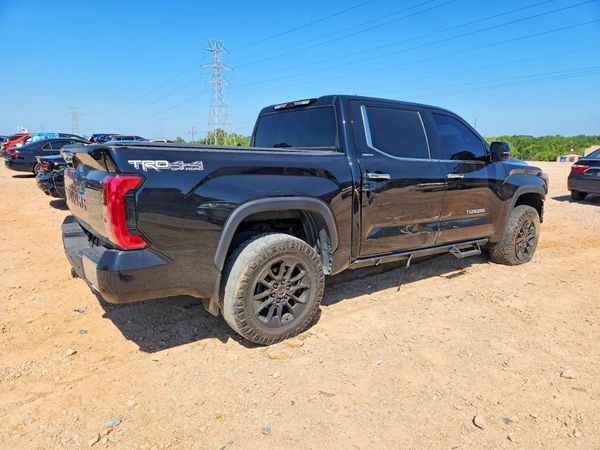 2022 TOYOTA TUNDRA Limited