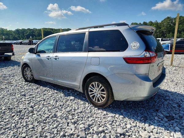 2015 TOYOTA SIENNA