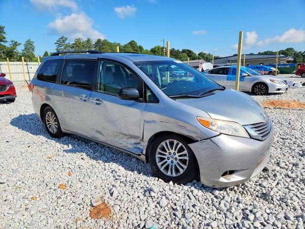 2015 TOYOTA SIENNA