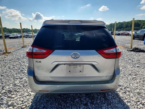 2015 TOYOTA SIENNA