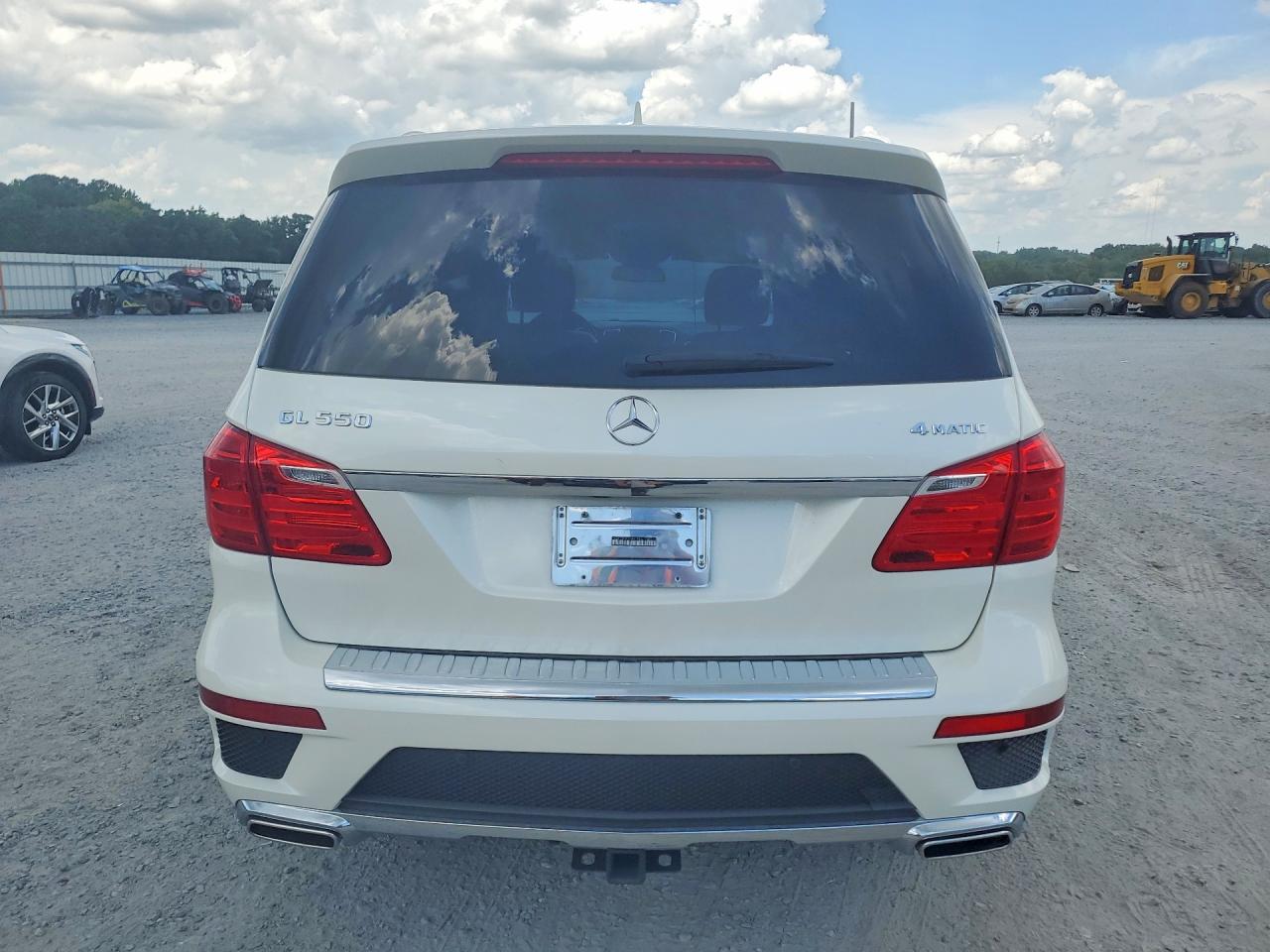 2015 MERCEDES-BENZ GL GL550 4MATIC