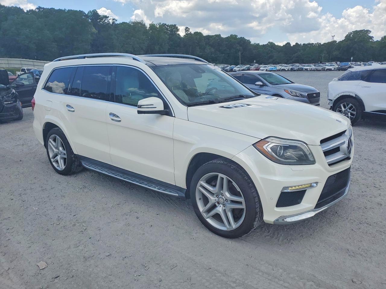 2015 MERCEDES-BENZ GL GL550 4MATIC