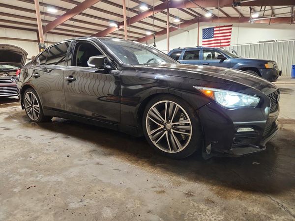 2015 INFINITI Q50