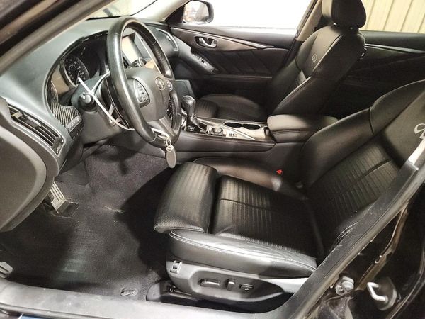 2015 INFINITI Q50