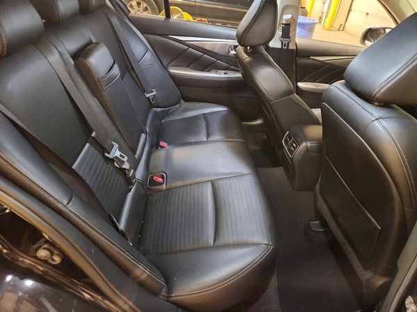 2015 INFINITI Q50