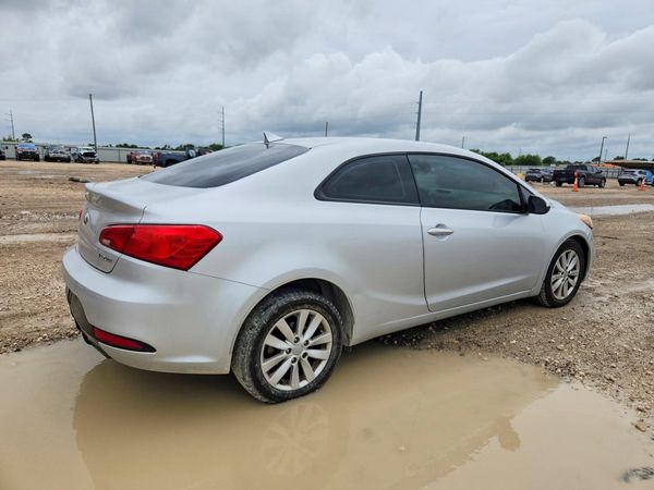 2016 KIA FORTE