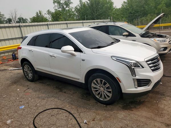 2017 CADILLAC XT5 Luxury