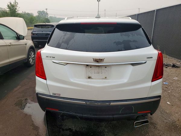 2017 CADILLAC XT5 Luxury