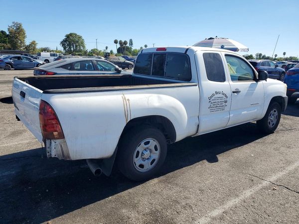 2015 TOYOTA TACOMA Delux Grade