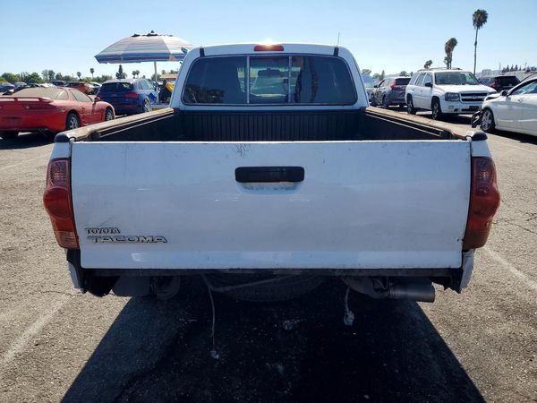 2015 TOYOTA TACOMA Delux Grade